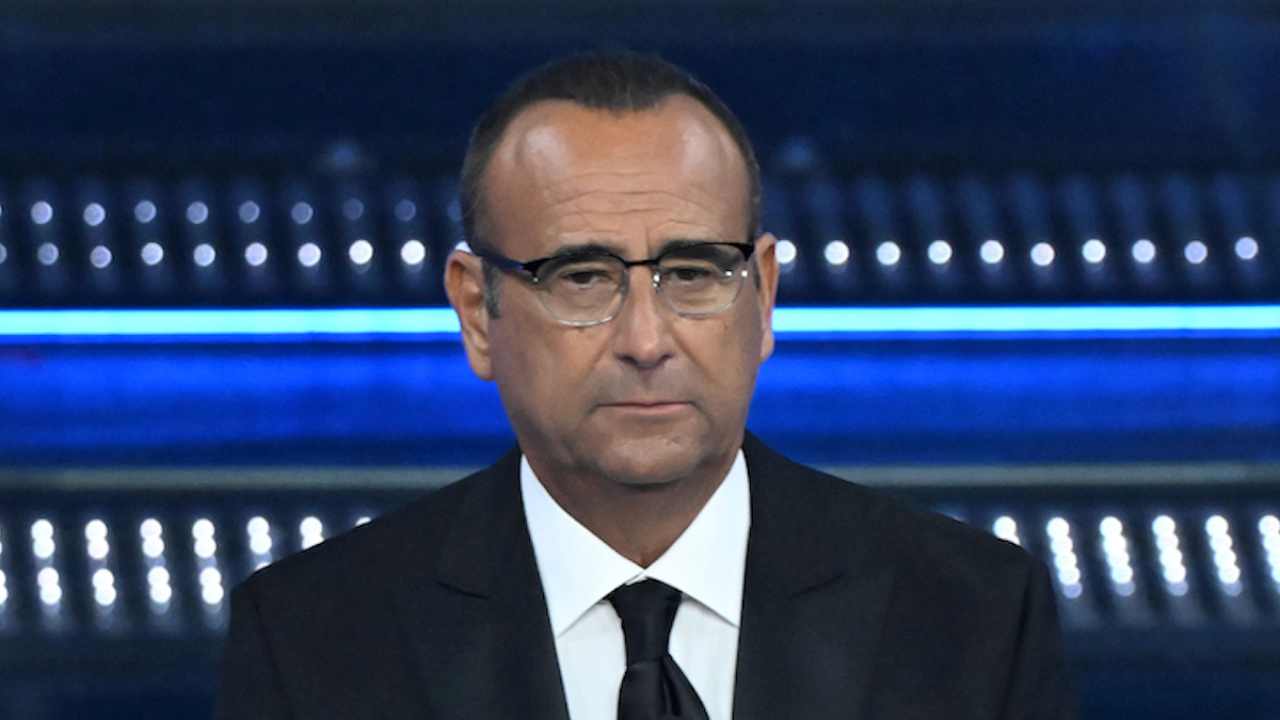 “Sei escluso dal Festival di Sanremo 2026”: Carlo Conti ha fatto personalmente la telefonata più dura | Tagliato prima di cominciare